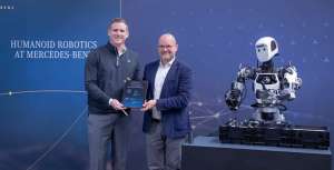Практическое применение роботов-гуманоидов Apollo: сотрудничества с Mercedes-Benz