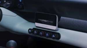Porsche показала концепт суперкара Mission S, где вместо центрального дисплея нужно использовать смартфон водителя