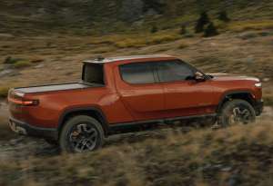 За рулём и под капотом первого серийного электрического пикапа Rivian R1T